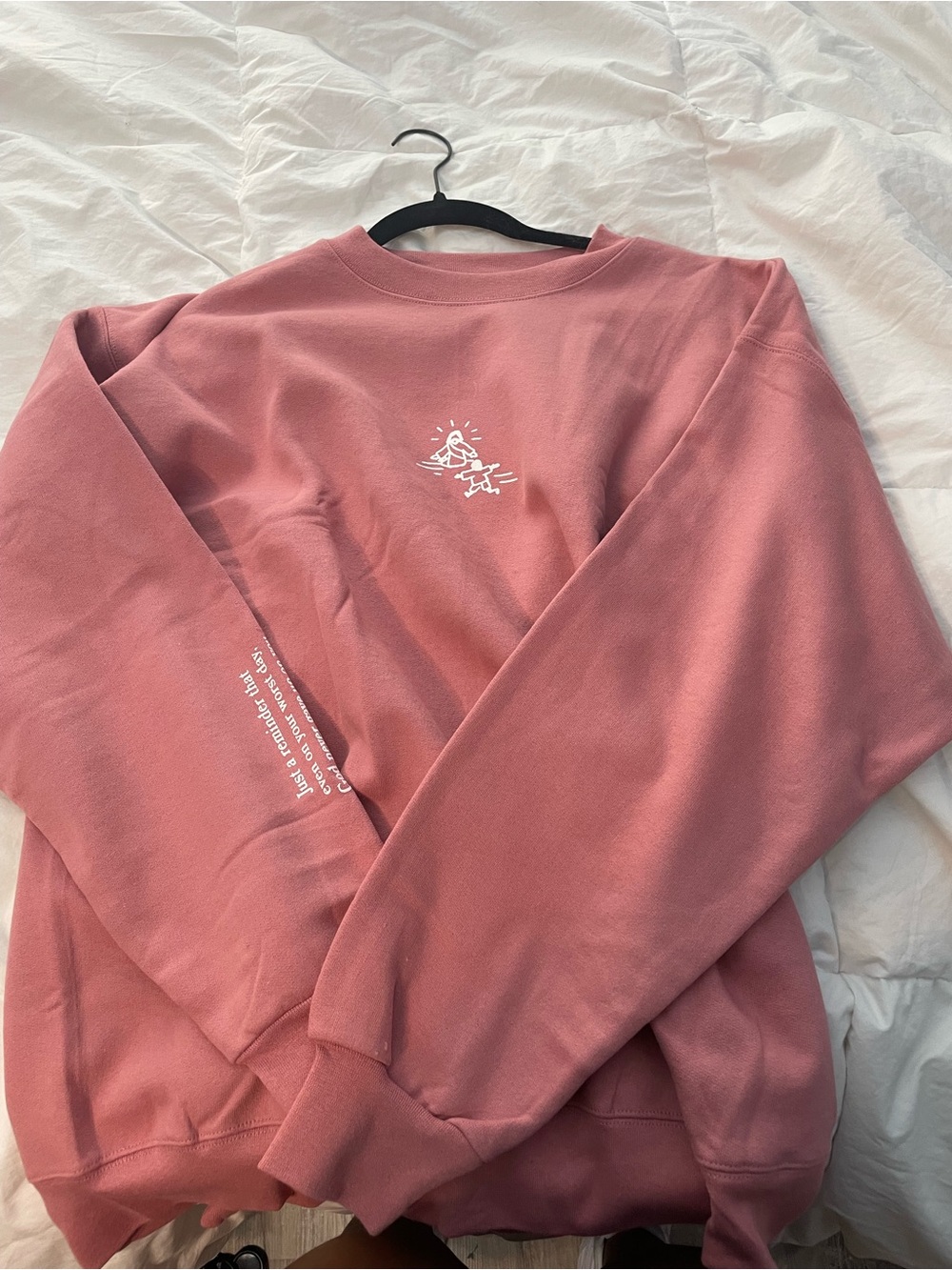 Women’s Dusty Rose Crewneck Sweatshirt with Minimal Graphic